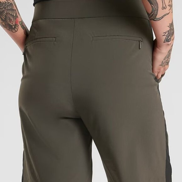 Athleta Tribeca 9” Bermuda Shorts in Arbor Olive Green and Black, size 4 - Picture 10 of 10